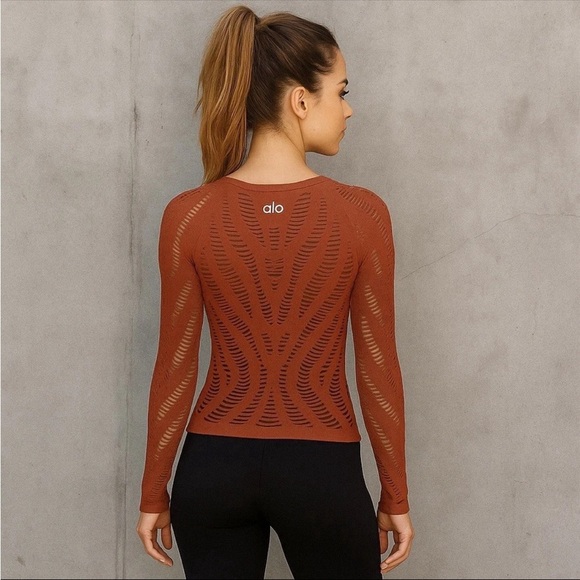 ALO Yoga Tops - ALO Yoga LS Rust Wanderer Stretch Seamless Cutout Top Size Medium